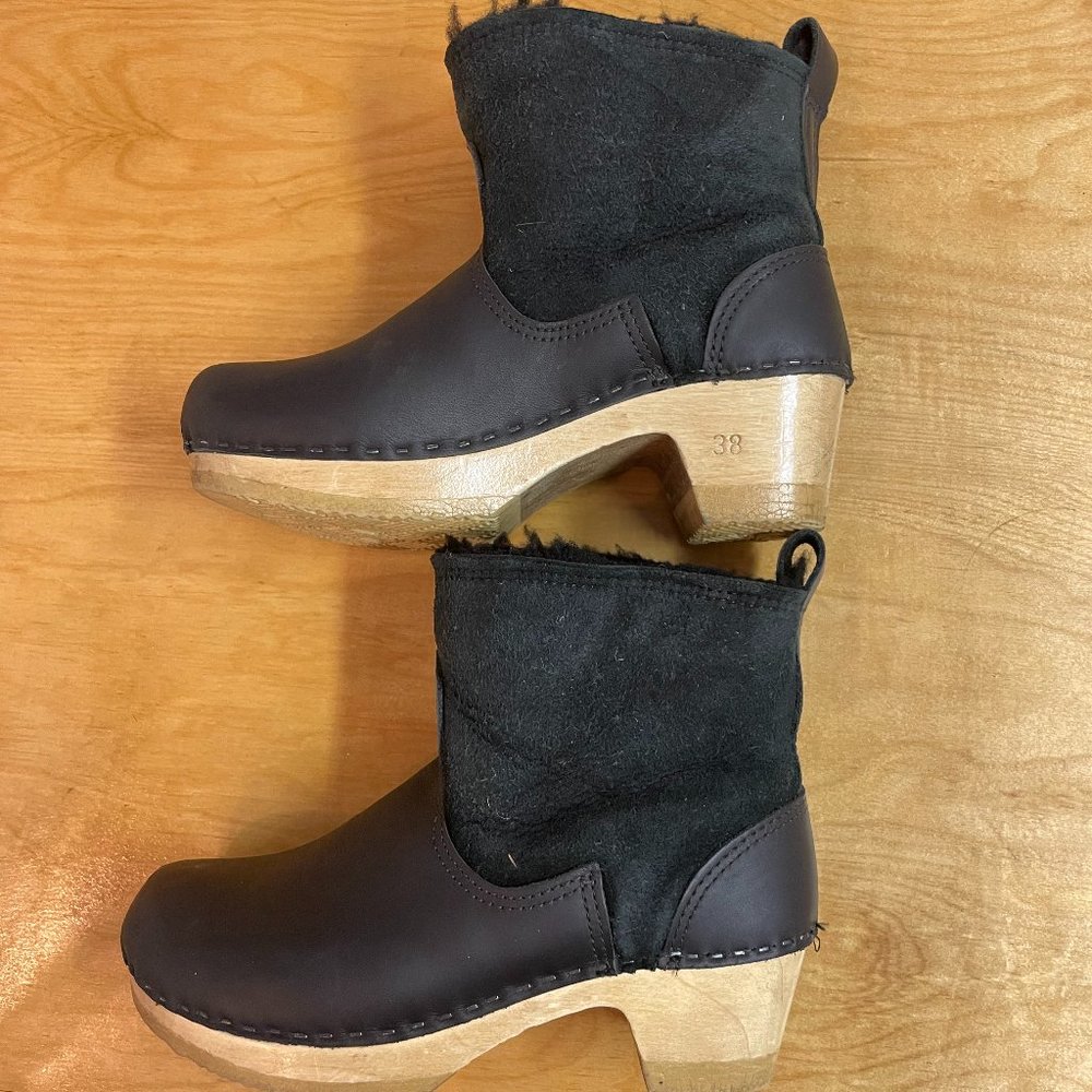 No. 6 Black Boots